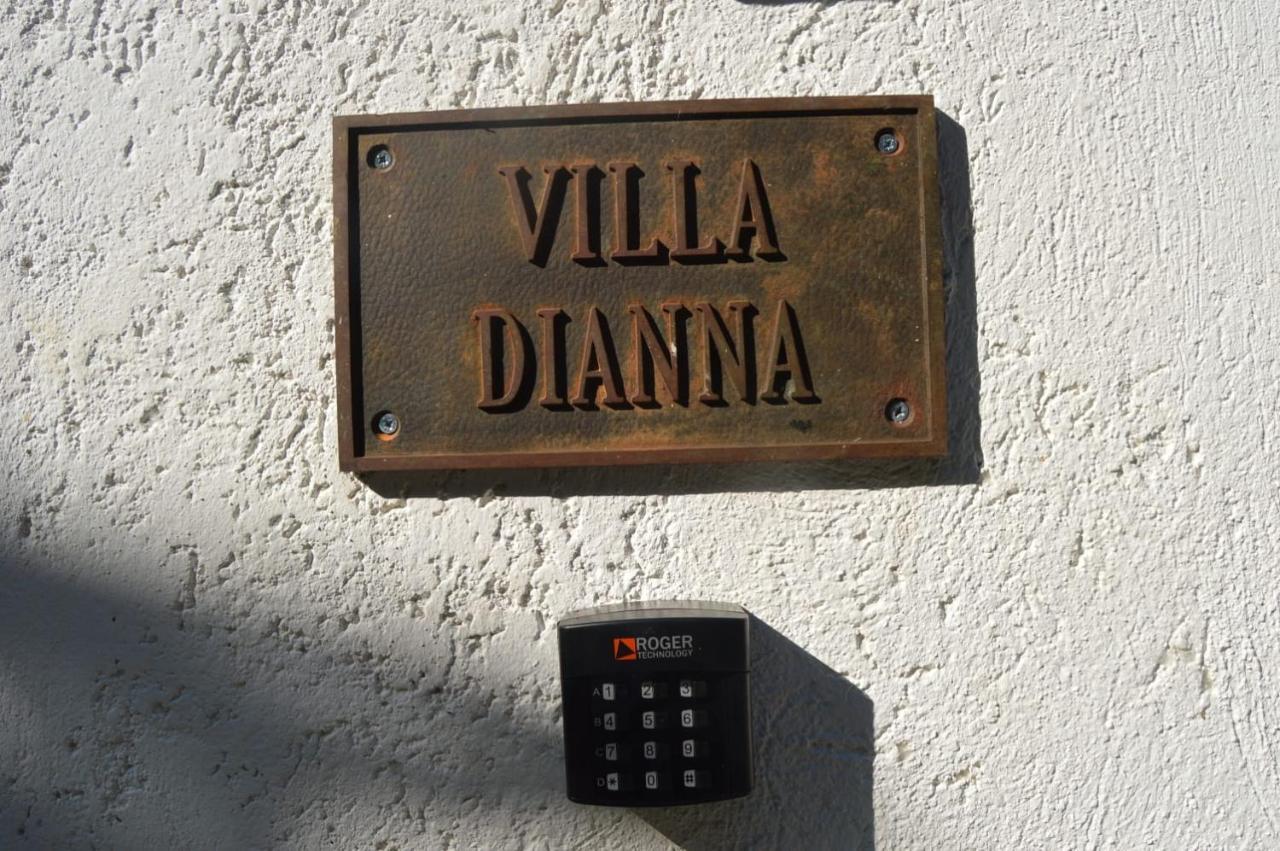 Villa Dianna - Entire Villa, Roof Terrace, Pool, Garden, Sea Views Near Dunn'S River โอโชรีโอส ภายนอก รูปภาพ