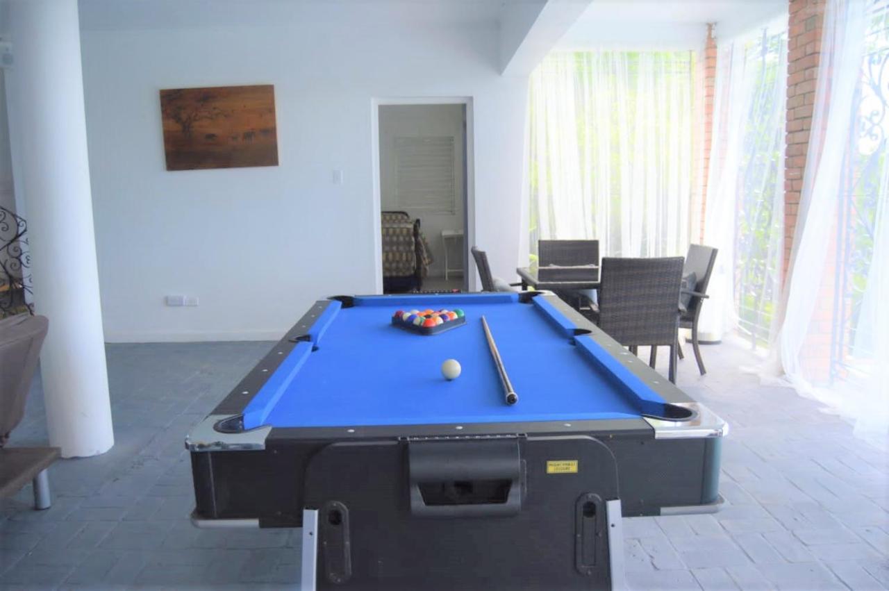 Villa Dianna - Entire Villa, Roof Terrace, Pool, Garden, Sea Views Near Dunn'S River โอโชรีโอส ภายนอก รูปภาพ